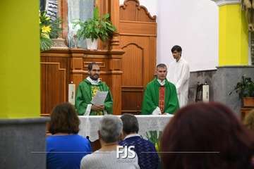 Lomo Magullo le da la bienvenida a su nuevo párroco/Francisco Javier Santana.